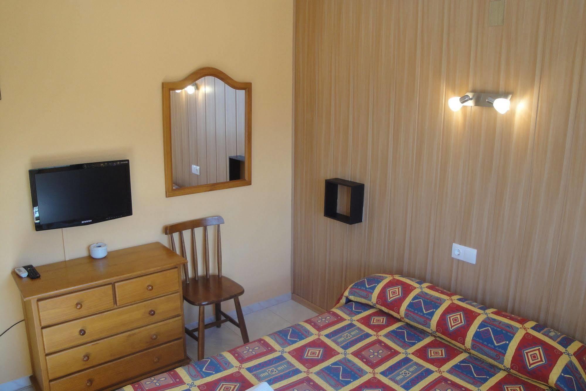 Hostal Cristina Дения Экстерьер фото